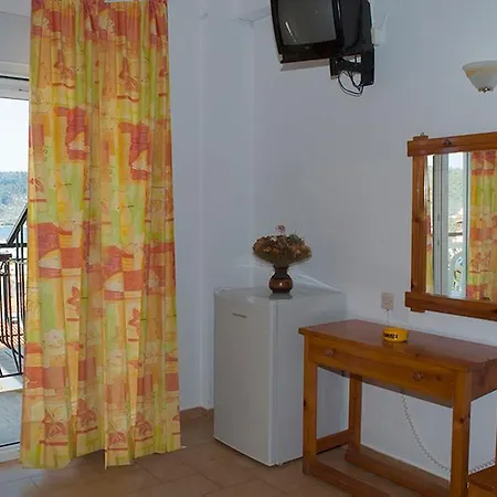 Pansion Dina Skiathos Town